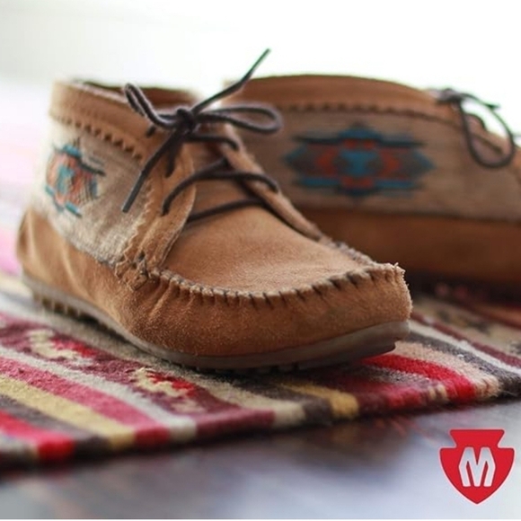 Minnetonka Moccasins El Paso Wheat Tan Suede Leather Lace-up Ankle Boots Booties - Picture 9 of 9